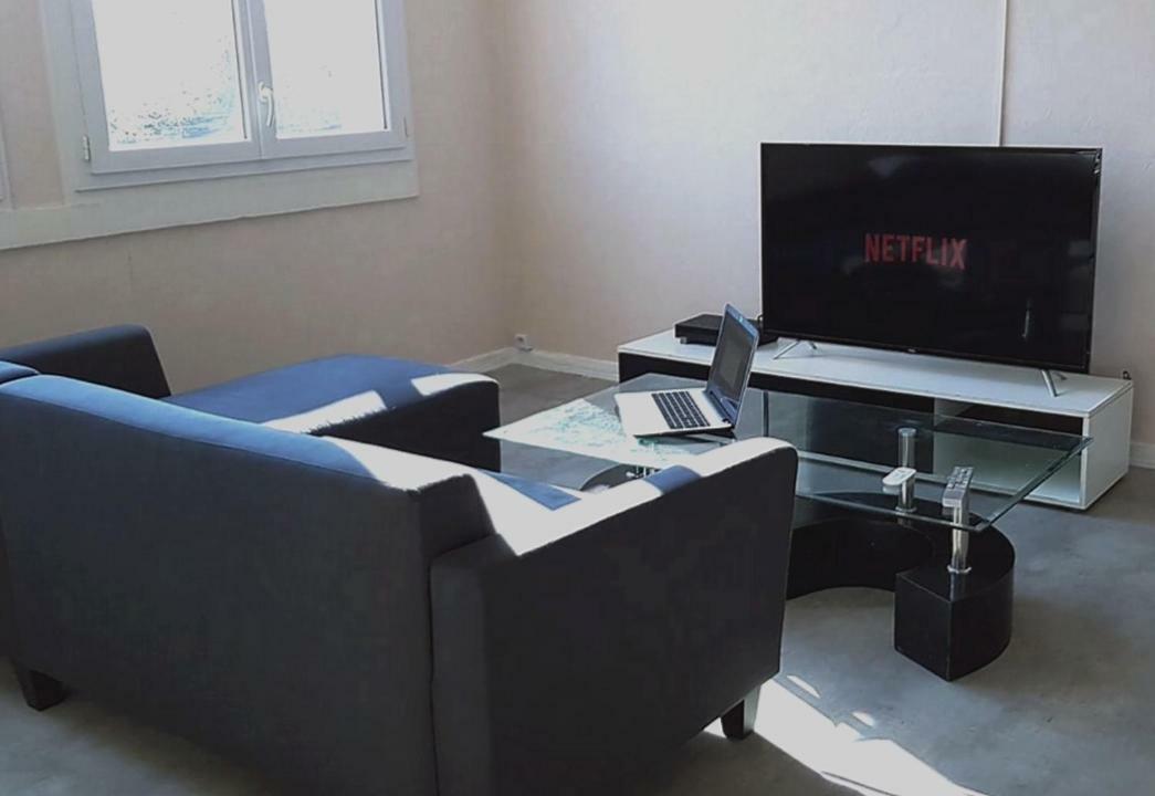 Appartement Des Bigarelles A Bourges Exteriör bild